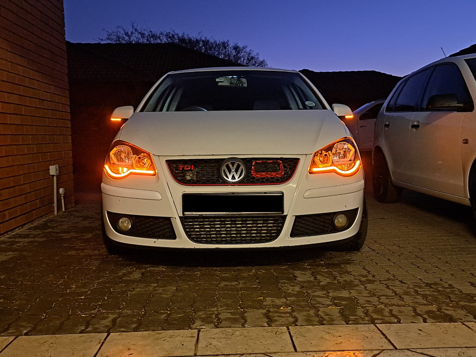 Modified VW Polo Vivo (05-19) Silverline Facelift Headlight WITH INDICATORS