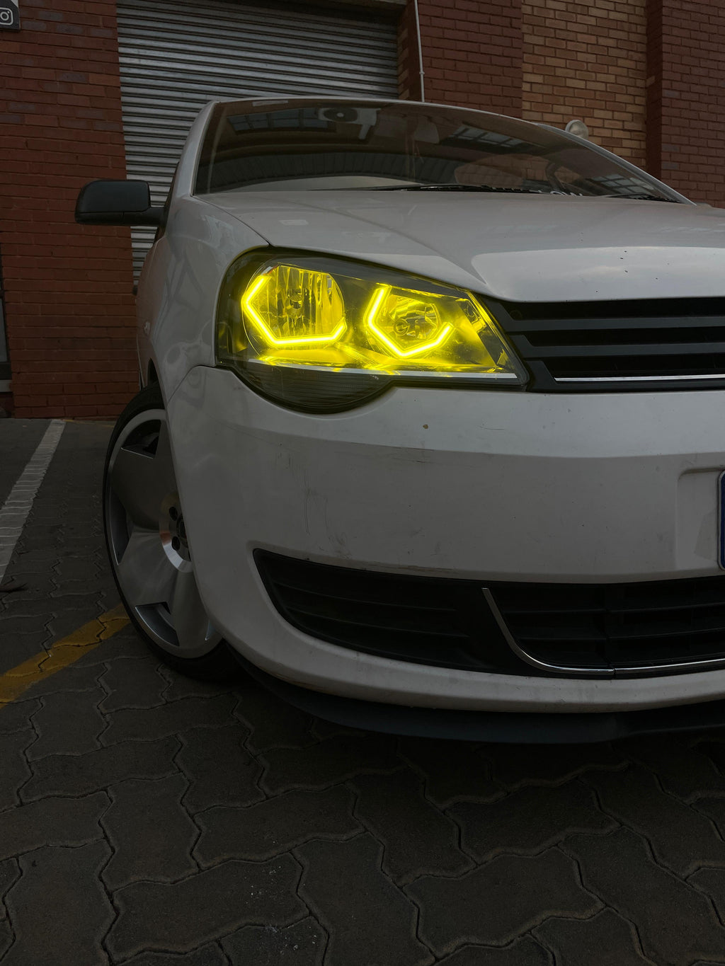 BMW DRL STYLE VW Polo Vivo (05-19) Silverline Facelift Headlight YELLOW/ WHITE